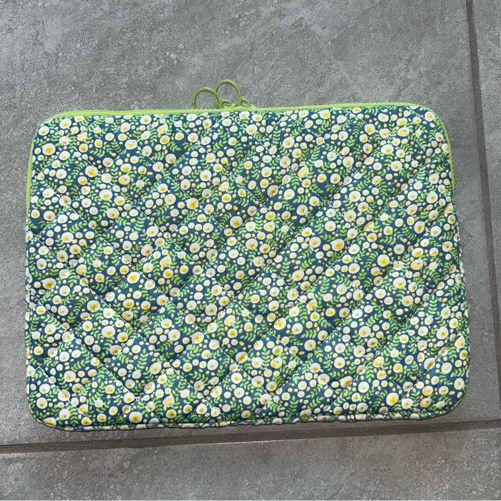 Cider Floral Quilted Shockproof Laptop Bag BRAND NEW